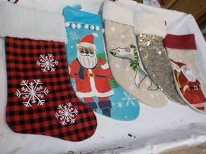 lot 6 image: 5 ct Xmas Stockings...