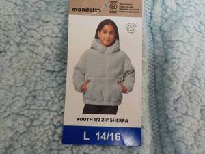lot 26 image: Mondett 12 Zip Sherpa size M16...