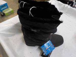 lot 88 image: Thinsulate Boots size 6 12...
