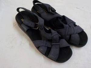 lot 98 image: Dexter Sandals size 9 12...