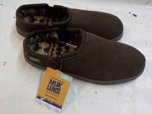 lot 120 image: Muk Luks mens size 12 Chocolate Sl...