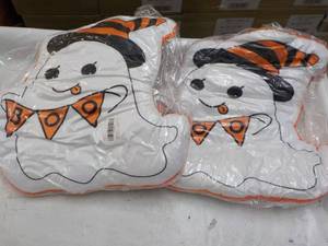 lot 141 image: 2 ct BOO Pillows...