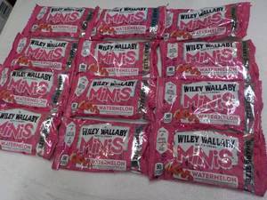 lot 199 image: 12 ct Wiley Wallaby 3.5 oz bags Min...