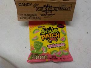 lot 284 image: 12 ct 5 oz Bags Sour Patch Kids Wat...