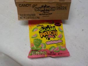 lot 285 image: 12 ct 5 oz Bags Sour Patch Kids Wat...
