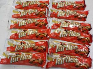 lot 341 image: Turtles Candy...