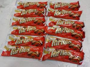 lot 342 image: Turtles Candy...