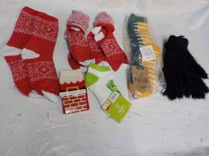 lot 8 image: Socks and Gloves...