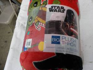 lot 15 image: Star Wars Throw 5 ft x 6 ft...
