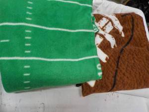 lot 17 image: 2 Sport Throws...