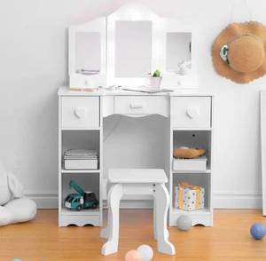 lot 32 image: Kids Vanity Set with Mirror and Stool