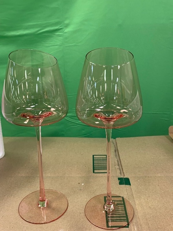 lot 8 image: 2 Pink Wine Glasses