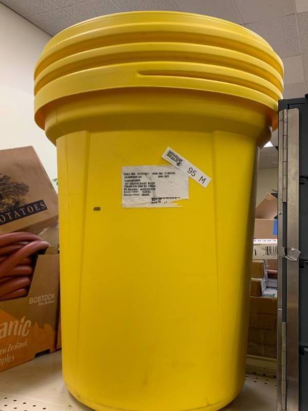 lot 95 image: Eagle 30 Gallon, Screw-on Lid, Lab Pack Plastic Barrel Drum, Yellow - 1600SL