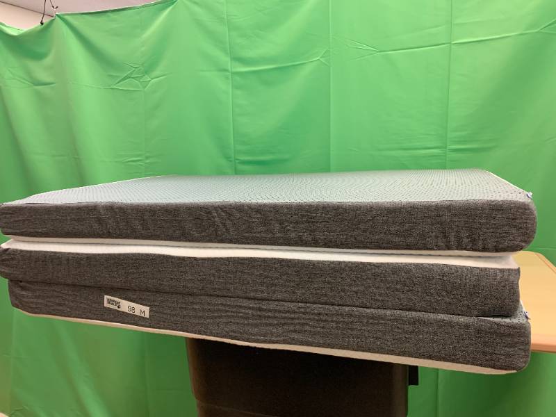 lot 98 image: Molblly 3 inch Memory Foam Trifold Mattress Topper with Washable Cover, Portable Tri FoldingFoldable Mattress Guest Bed for Camping, Twin