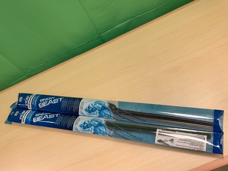 lot 105 image: PEAK Snow Beast Winter Wiper Blade - 28
