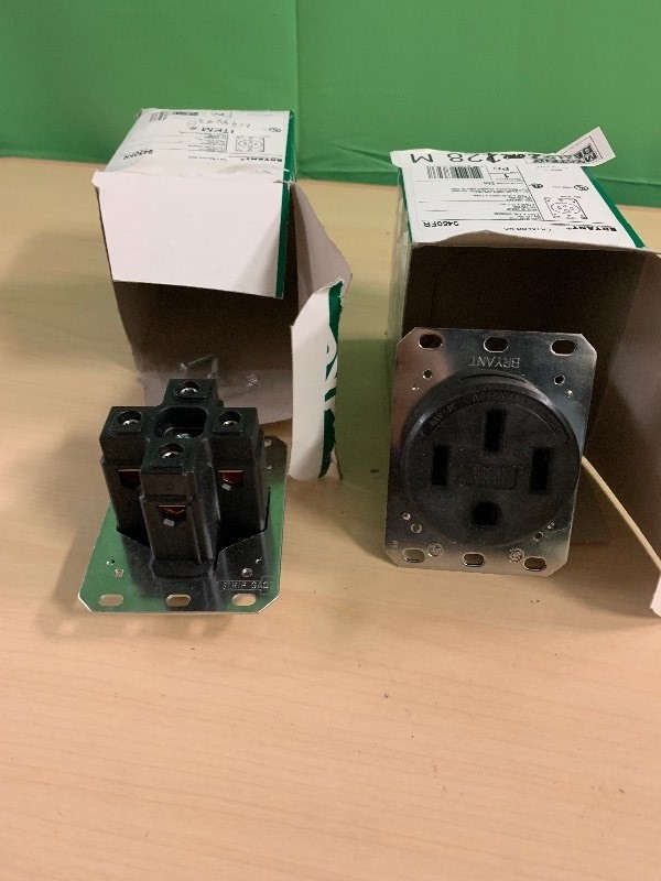lot 128 image: 2 Bryant Flash Receptacles