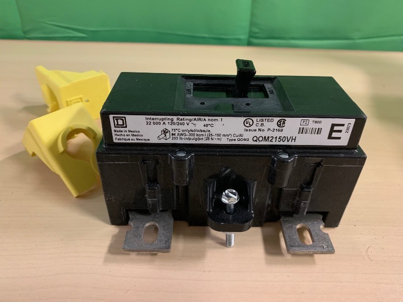lot 150 image: Square D Miniature Circuit Breaker