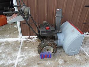 Mtd 826 snow blower. No electric start. Good used condition Tested & works. As shown.