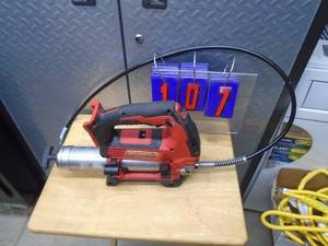 Milwaukee M18 grease gun. Used condition. No battery. Unable to fully test. As shown.