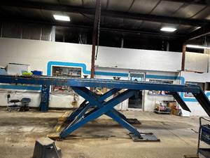 Nussbaum 11,000lb. Automotive Lift