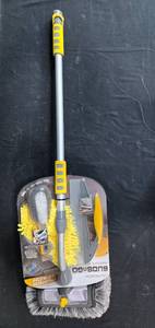 lot 26 image: Autospa Suds n Go Wash Brush Kit with Extra Soft Wheel Brush