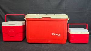 lot 42 image: Set of 3 Vintage Red Coolers - Gott 48 and Coleman