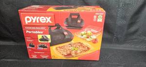 lot 57 image: Pyrex Portables 8-Piece Glass Bake and Transport Set