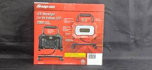 lot 88 image: Snap-on LED Worklight 2000 Lumens for Indoor and Outdoor Use - new in orig box