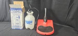lot 137 image: Chapin 16L Chemical Sprayer and EXR Balance Board Set (untested)