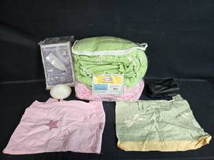 lot 205 image: Collection of Baby Items Including 4-Piece Crib Set and More