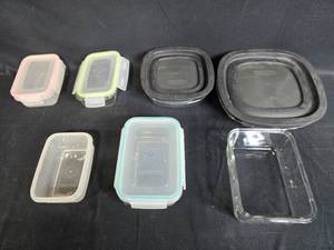 lot 206 image: Collection of 8 Assorted Plastic and Glass Food Storage Containers