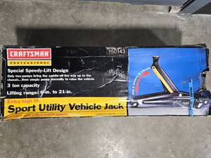 lot 220 image: Craftsman Professional 3 Ton Sport Utility Vehicle Jack - new in orig pkg