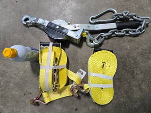 lot 234 image: SmartStraps Ratchet Tie Downs with Liquid Wrench Oil - contents qty unverified