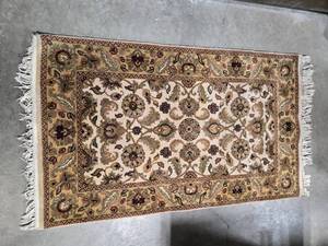lot 245 image: Handmade Persian Style Rug 36 x 62 with Intricate Floral Pattern