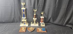lot 282 image: Collection of Vintage Spelling Bee Trophies and Plaques