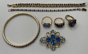 Sapphire Blue Stones and Gold Tone Lot Marquise Ring 925 UTC
