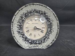 lot 31 image: Home Beautiful Quartz Crystal Mantel Clock