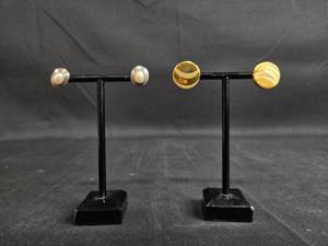 lot 59 image: Set of Two Pairs of Vintage Clip-On Earrings