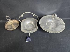 lot 75 image: Set of Leonard Silver Plate Dessert Stands