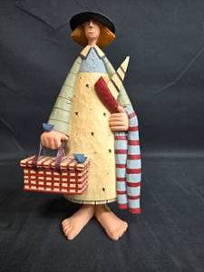 lot 105 image: E. Williraye Studio Lake-adasical Day Figurine WW7773
