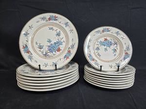 lot 124 image: Noritake Versatone Bleufleur Dinnerware Set, Dinner Plates & Salad Plates