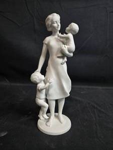 lot 153 image: Vintage Kaiser W. Germany Mother & Children Porcelain Sculpture