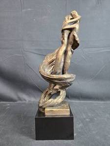lot 155 image: 1980 Austin Productions Copper Sculpture of Embracing Couple