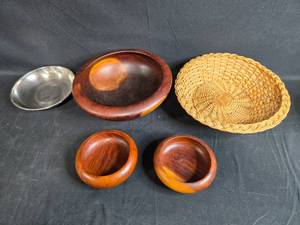 lot 25 image: Set of Wooden and Wicker Bowls with Metal Bowl