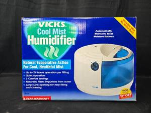 lot 20A image: Vicks Cool Mist Humidifier with Natural Evaporative Action - unused in orig pkg