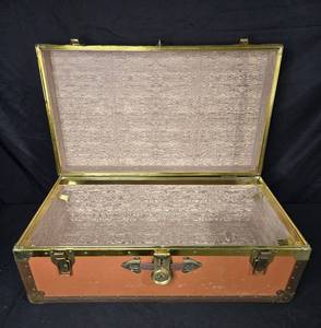 lot 378 image: Vintage Large Steamer Trunk with Brass Accents
