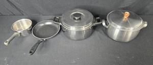 lot 383 image: Stainless Steel Cookware Set with Pots and Pans