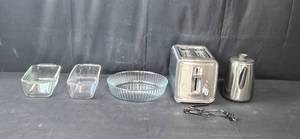 lot 27A image: Collection of Glass Bakeware and Black & Decker Toaster Set untested