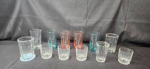 lot 404 image: Set of Assorted Vintage Glass Tumblers