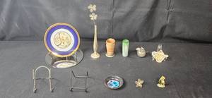 lot 406 image: Assorted Decorative Items Collection including Plate and Vases